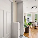Charm - Right In The Center! Апартаменти Берген