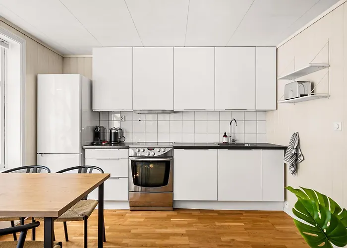 Charm - Right In The Center! * Bergen