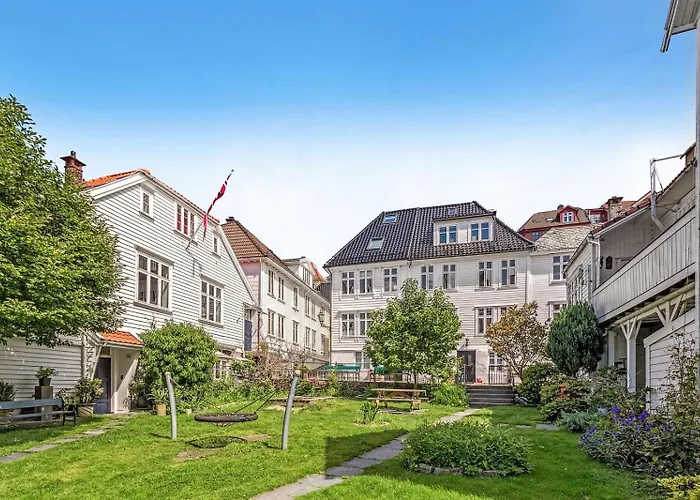 Charm - Right In The Center! * Берген